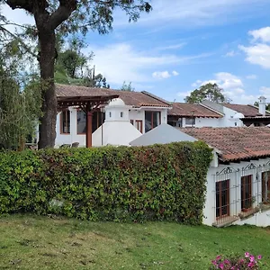 Сasa de vacaciones Amplia Casa Guatemala Con Pérgola Y Jardín, Antigua